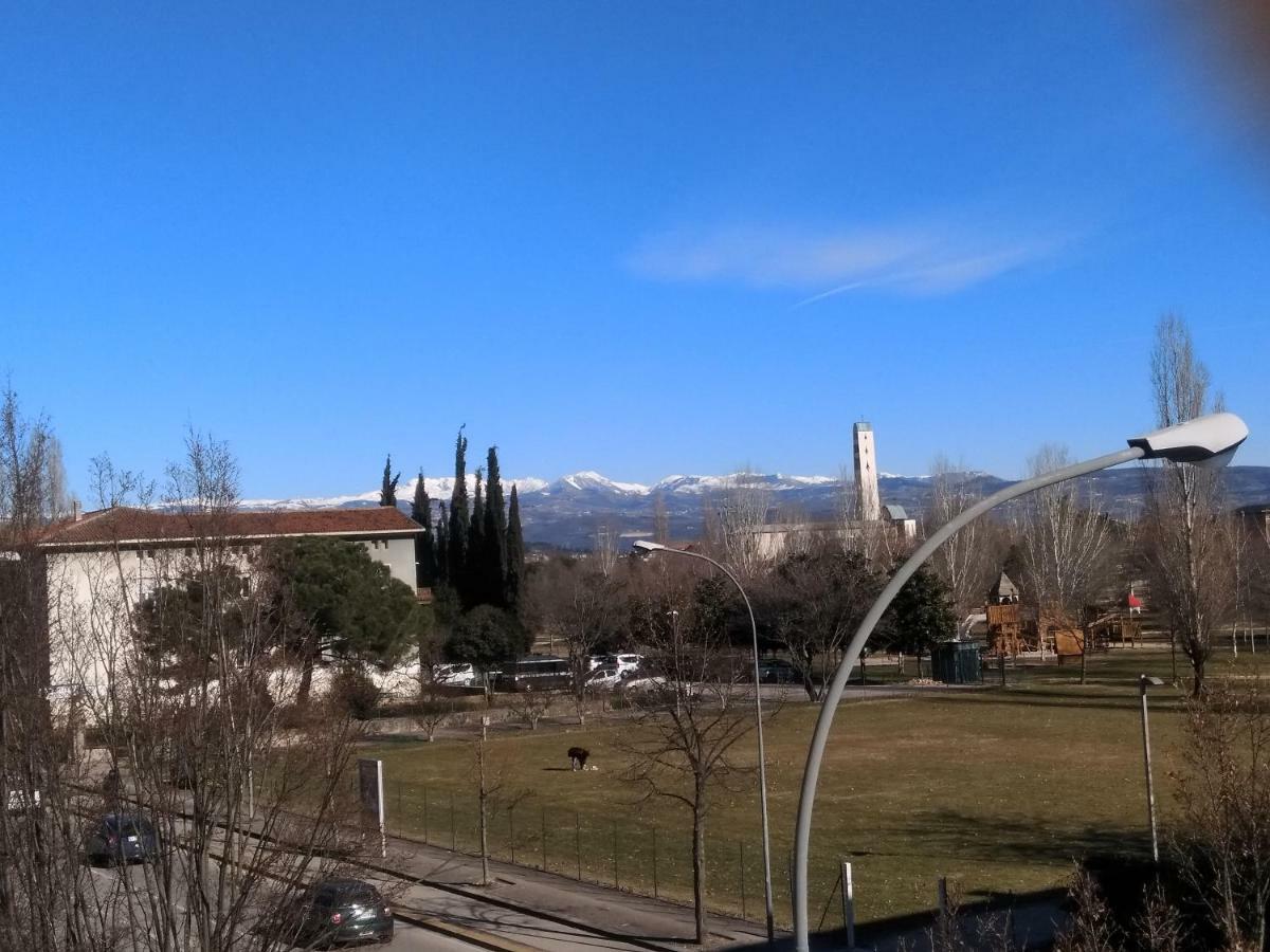 Ferienwohnung La Finestra Sul Parco Verona Exterior foto